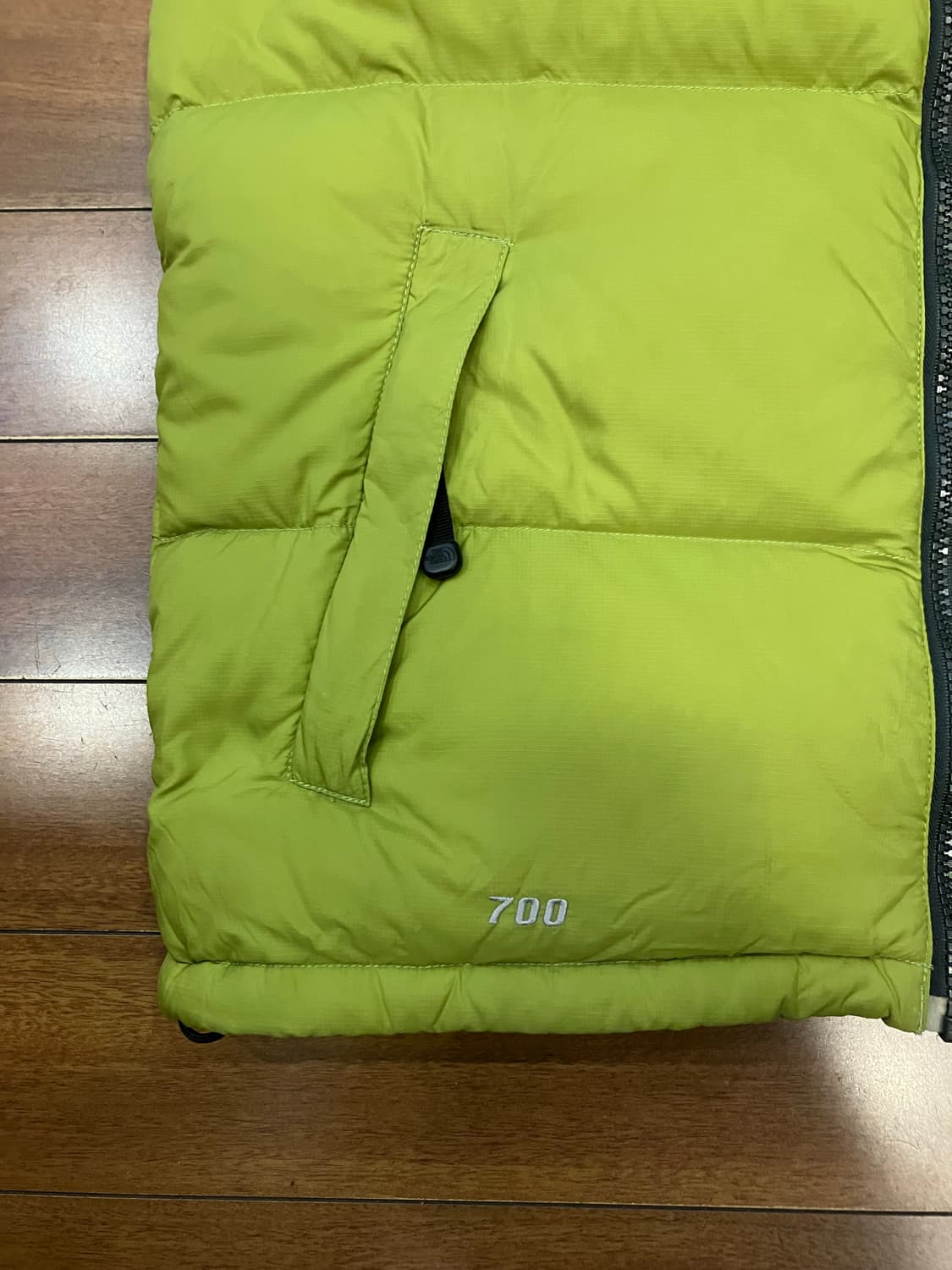 노스페이스 패딩조끼 중앙로고S 상품이미지2