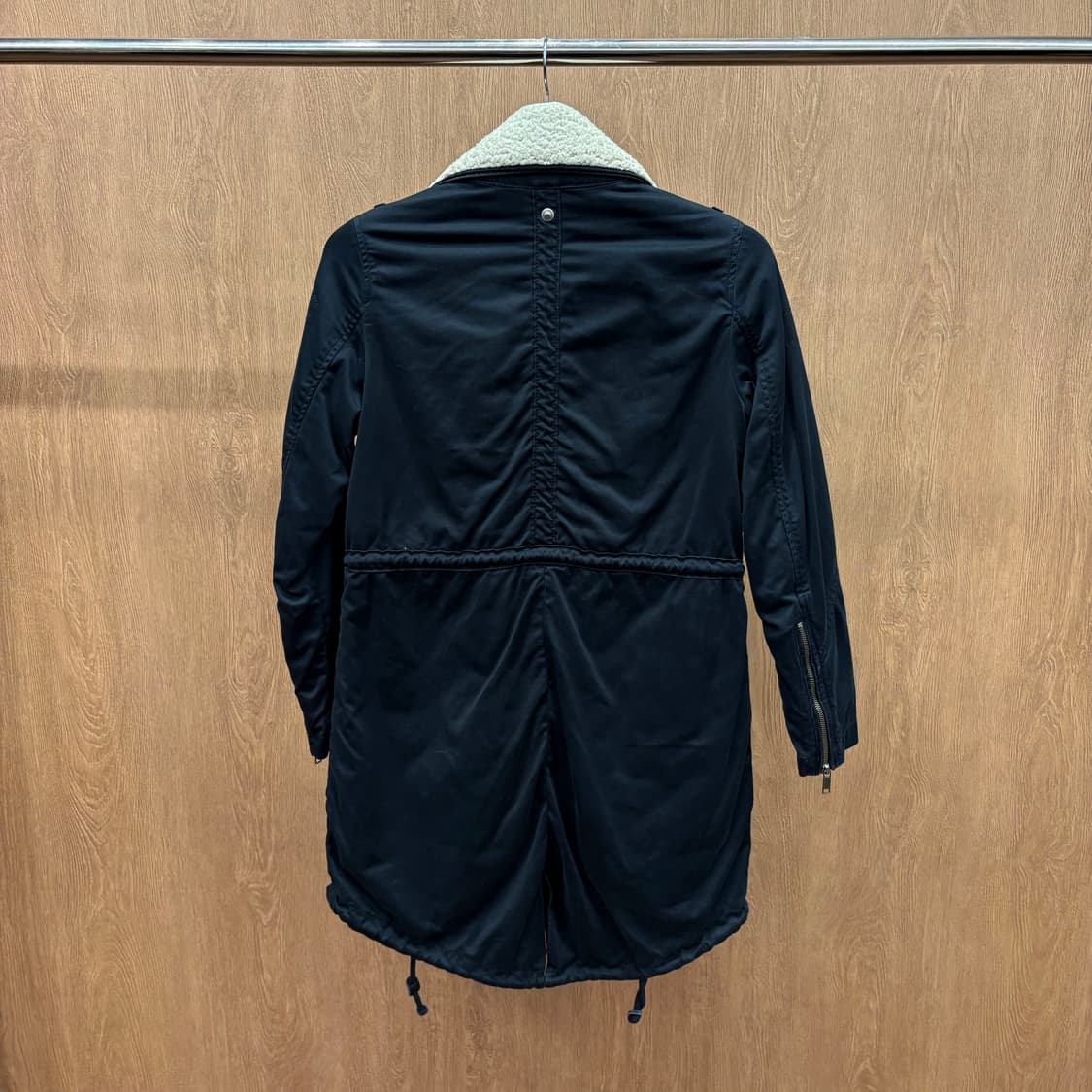 디젤 야상 롱 코트 플리스 배색 드로우 스트링 소매 지퍼 디테일 블랙 상품이미지3