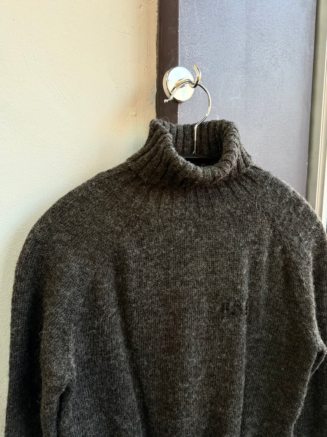 S/ 돌체앤가바나 자수로고 알파카 터틀넥 니트 상품이미지3