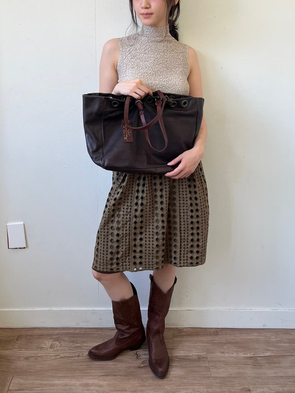 A.I.P Eyelet Leather Tote Bag 상품이미지9
