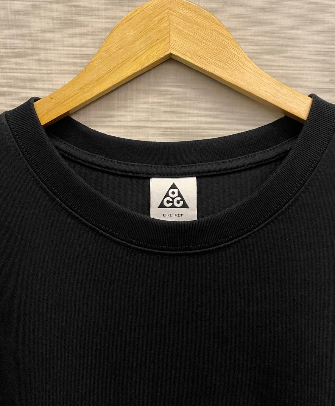 (XL)나이키 ACG 자수 로고 드라이핏 반팔티셔츠 블랙 상품이미지4