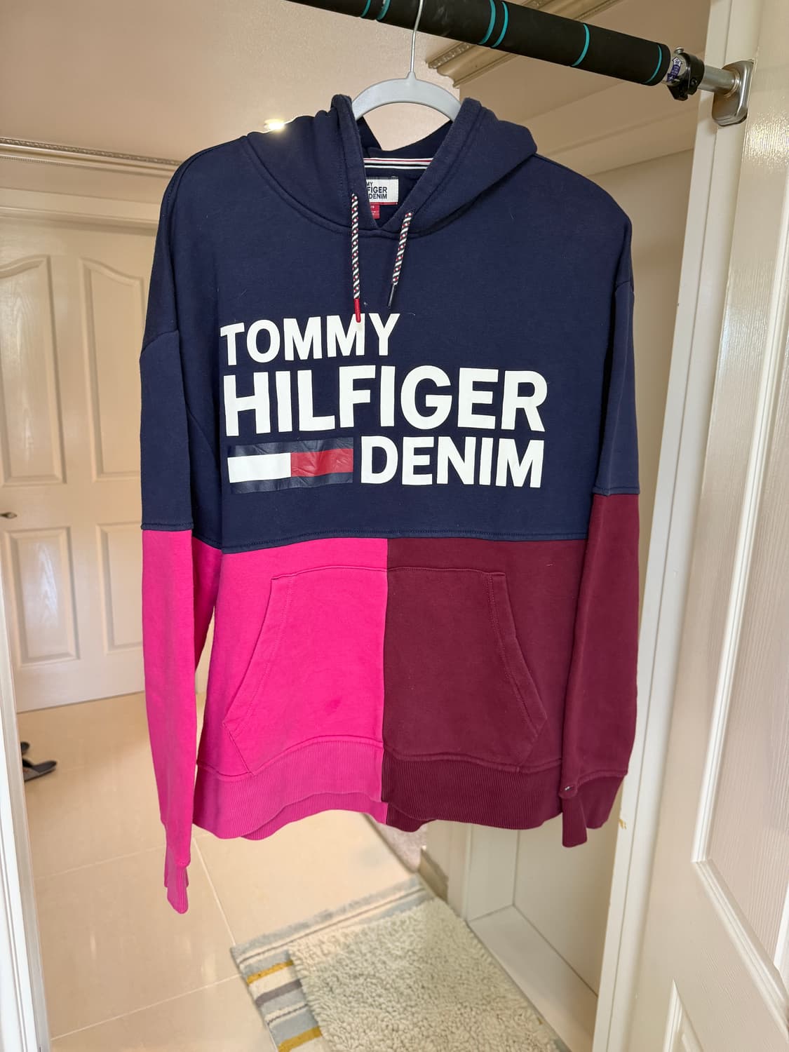 타미힐피거 레드&버건디 후드티 상품이미지1