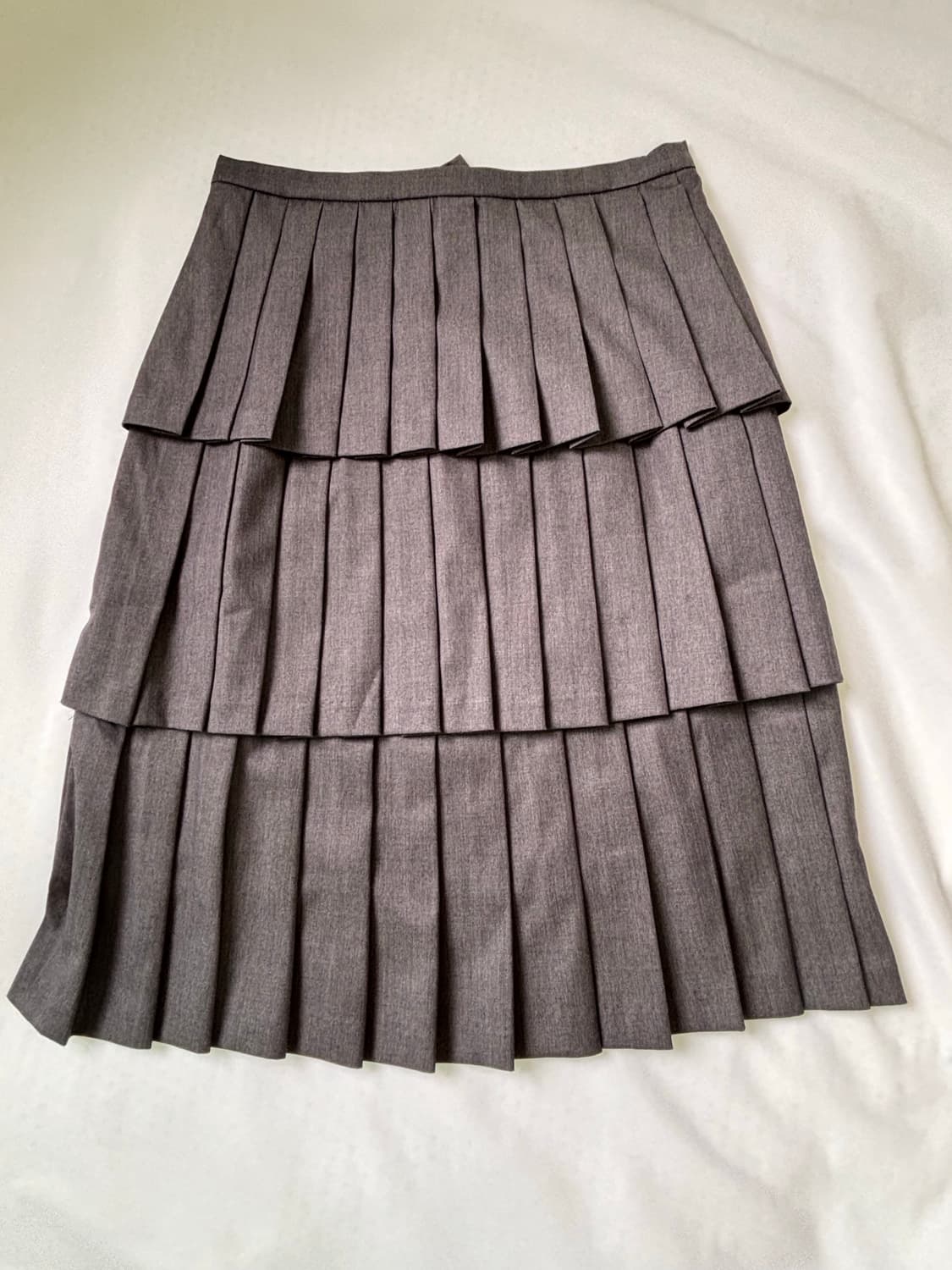 론론 LAYERED PLEATS SKIRT 상품이미지1