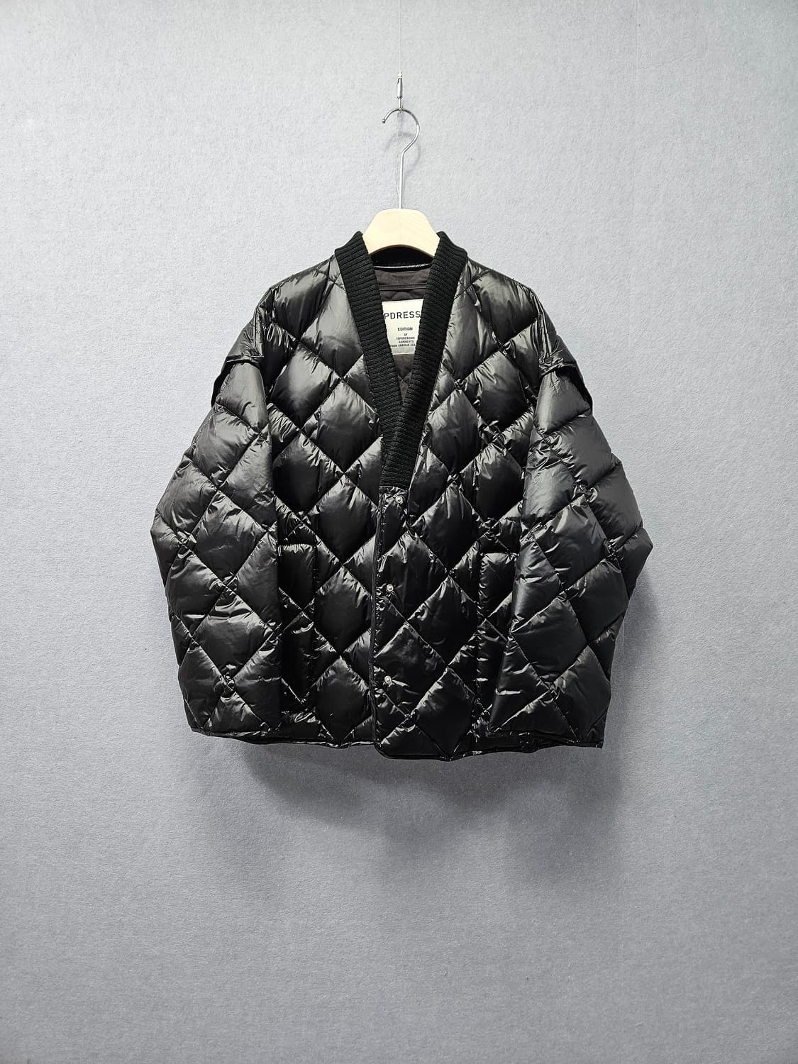 탑드레싱 브이넥 퀄팅 누빔 다운 패딩 상품이미지2