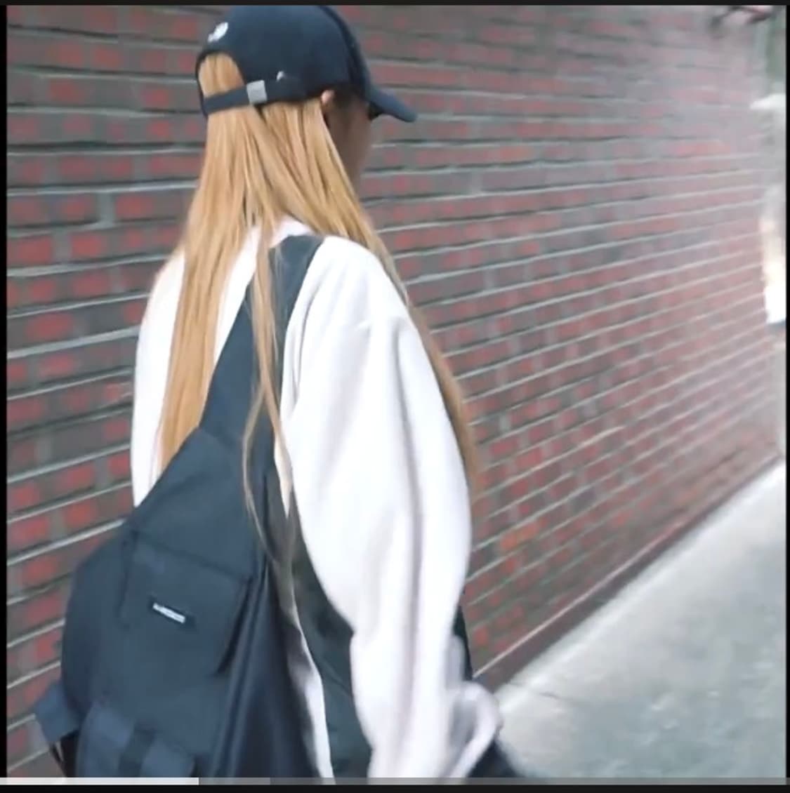 A-WENDE 어웬드 슬링백 상품이미지1