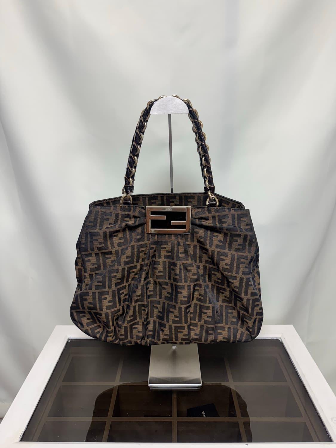 정품 펜디 주카 숄더백 상품이미지1