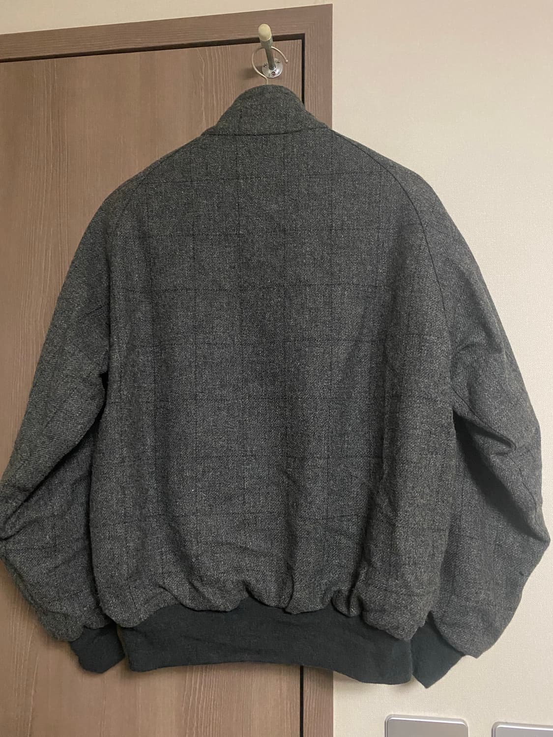 [1]24fw 아프레쎄 트위드 헤링턴자켓 차콜 상품이미지3