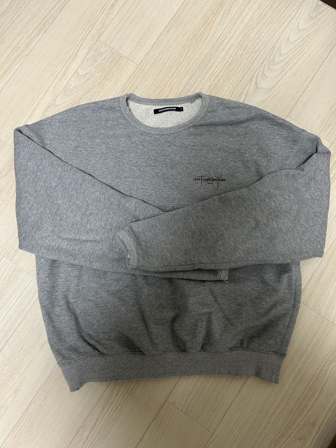 해칭룸 스웻 맨투맨 상품이미지1