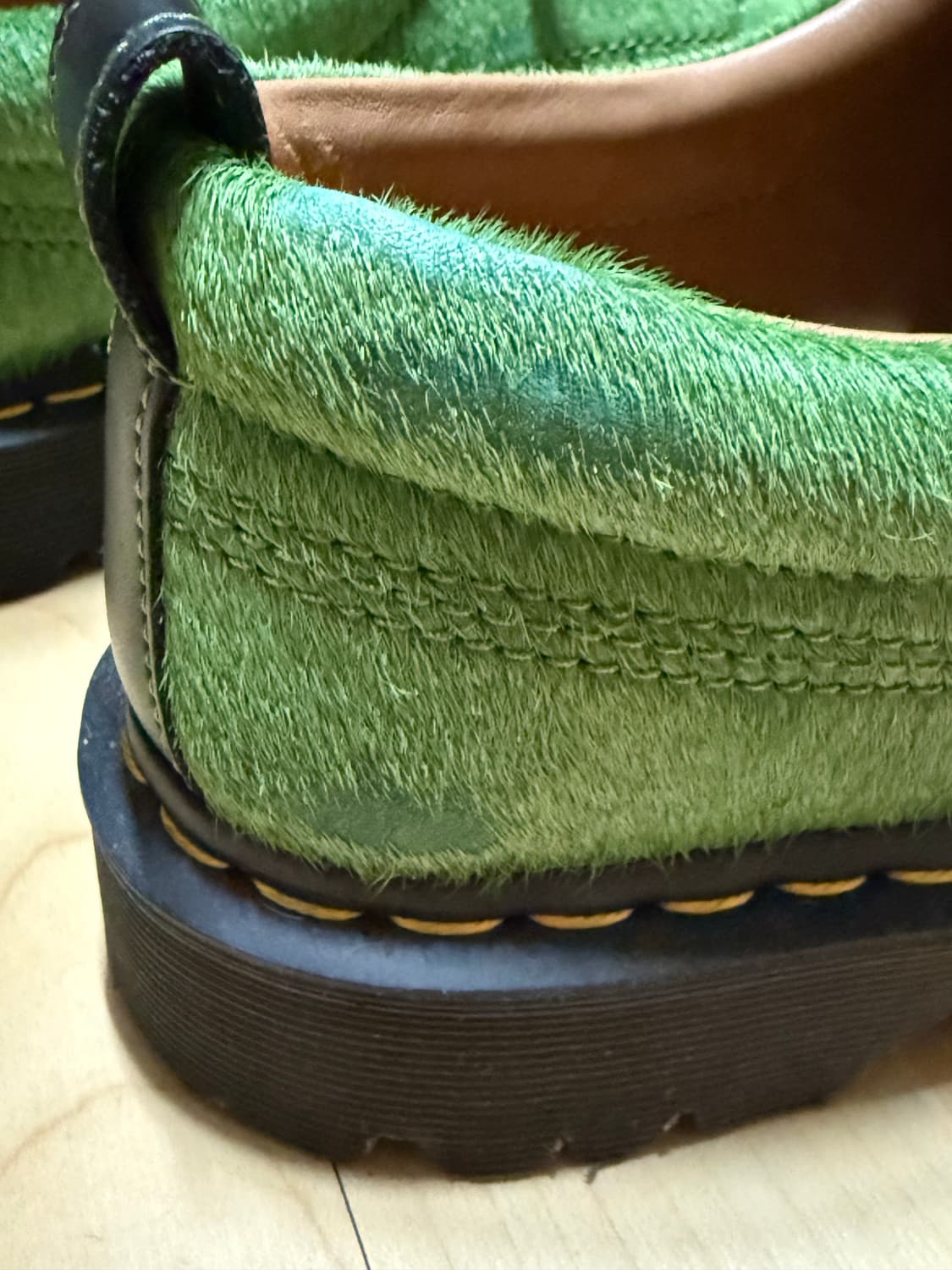 닥터마틴 x 어웨이크 NY 로웰 헤어 온 레더 목 토 슈즈 상품이미지5