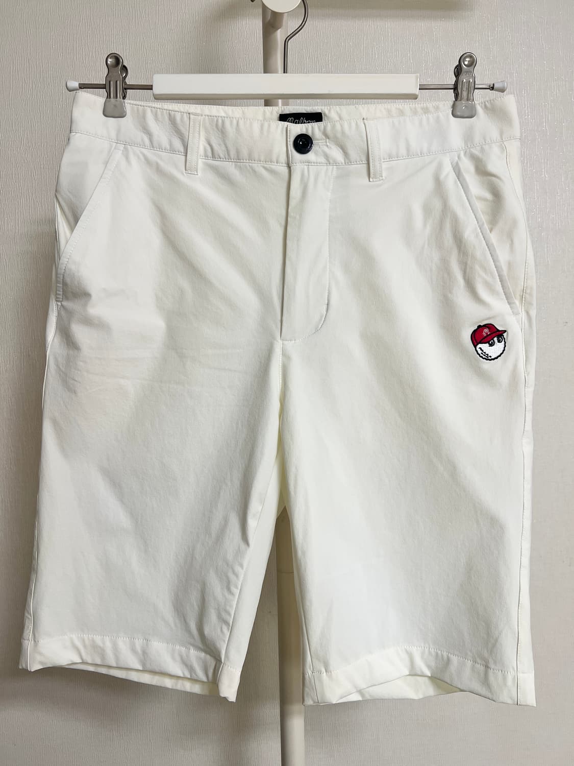 Malbon Golf 말본 골프 버킷 캐릭터 자수 쇼츠 화이트 (32) 상품이미지1