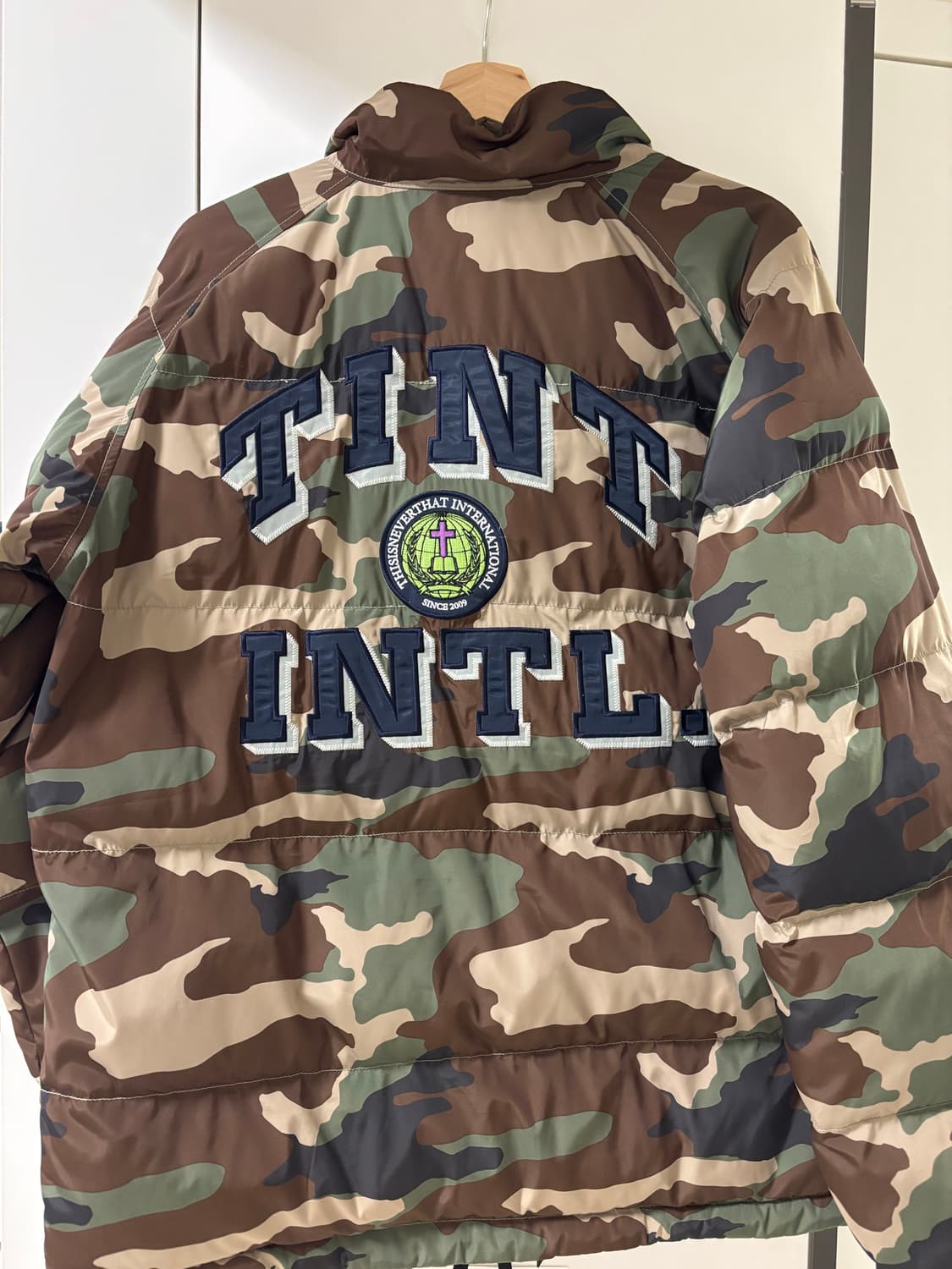 디스이즈네버댓 TINT Puffy 자켓 16ss 상품이미지2