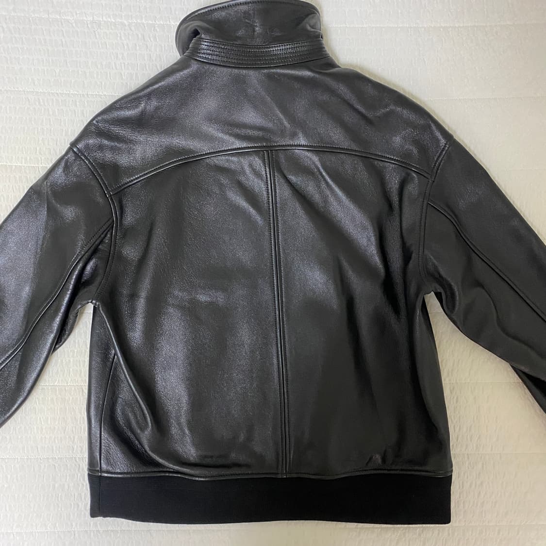 질스튜어트 뉴욕 21fw 블랙 양가죽 카라넥 블루종 상품이미지3