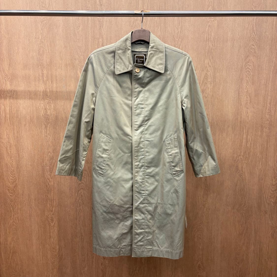크리스찬 디올 싱글 트렌치 코트 백 벨트 스트랩 디테일 카키 베이지 상품이미지2