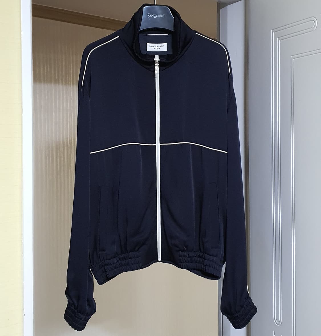 생로랑 모노그램 로고 트랙자켓 50 새틴 테디자켓 상품이미지2