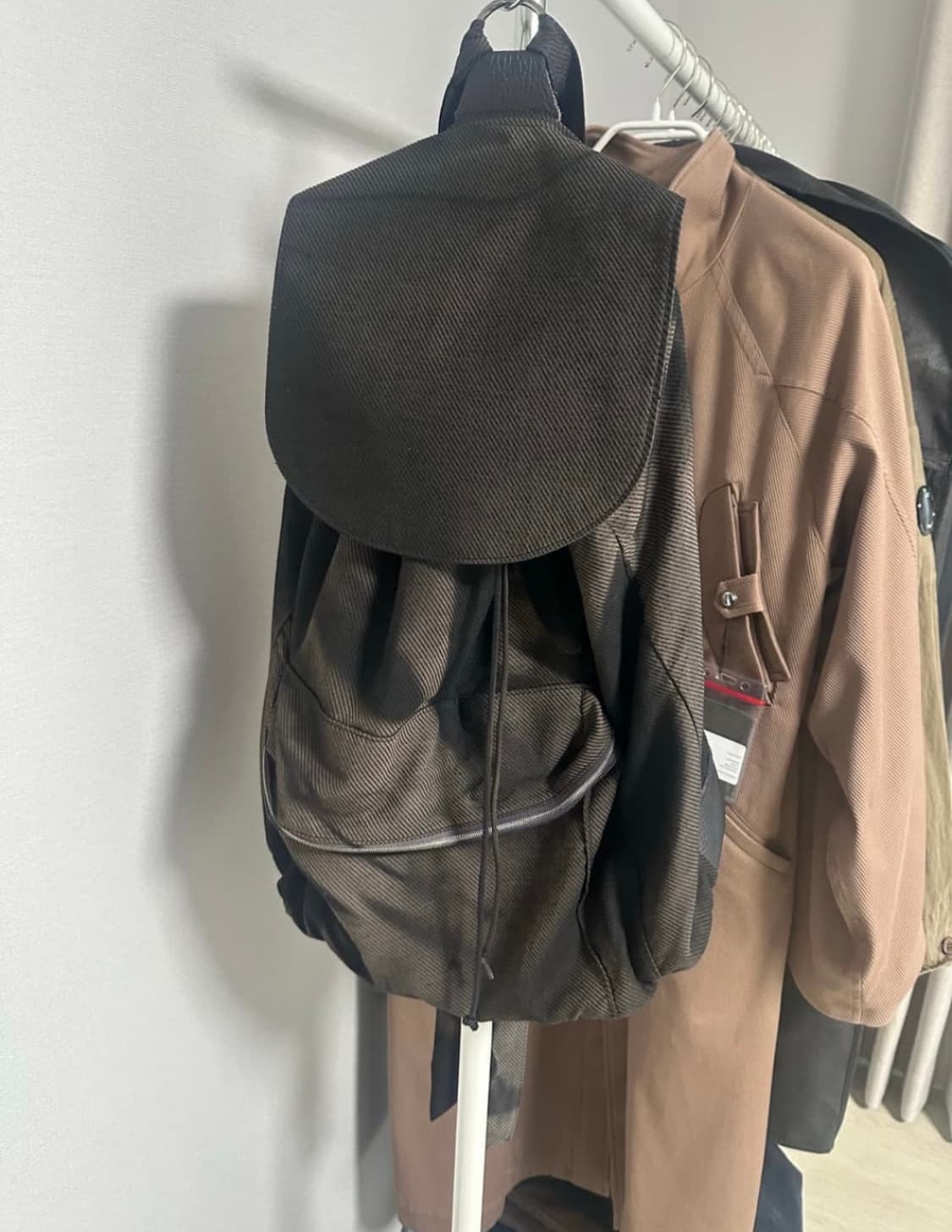 jiyongkim 지용킴 선블리치드 백팩 상품이미지3