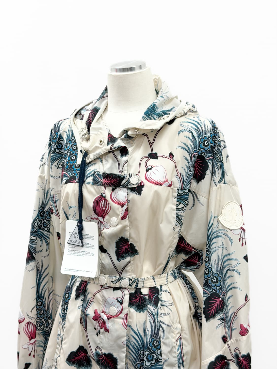 몽클레르 알파드 보태니컬 프린트 바람막이 벨티드 코트 상품이미지2