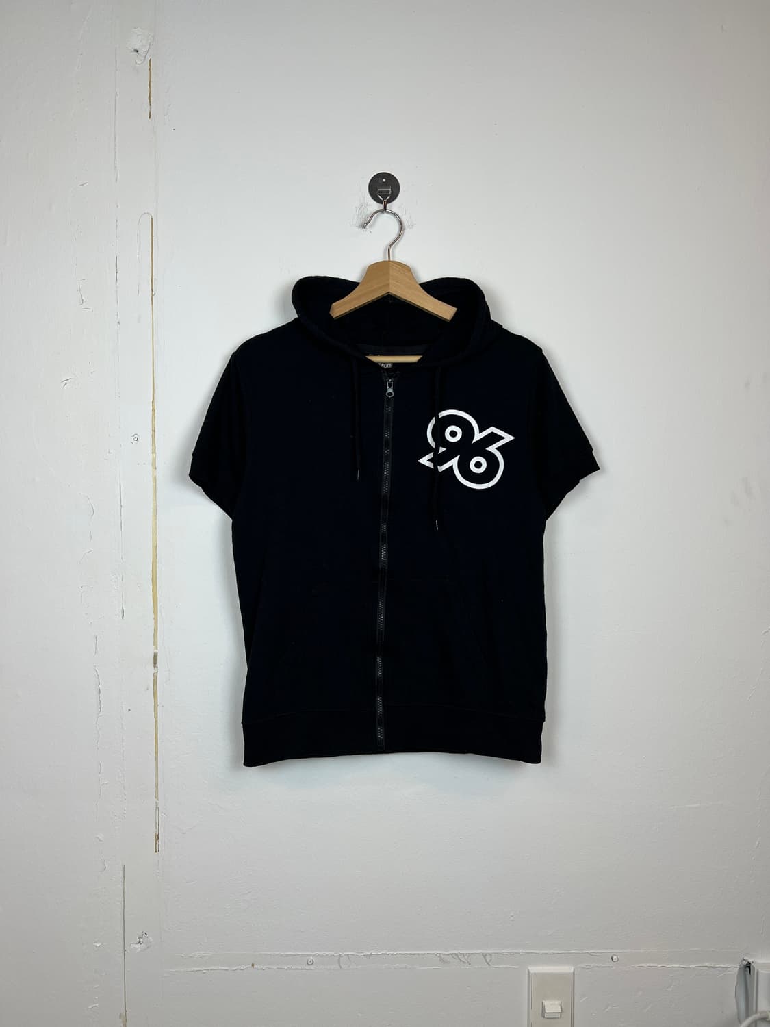 O182 JPN KRONEKO 블랙 캐릭터 빽 프린팅 반팔 후드집업 M 상품이미지1