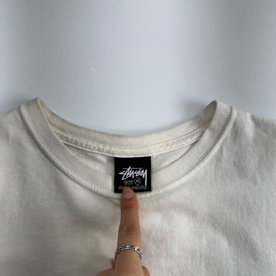 Stussy 스투시 백 블랙 로고 화이트 반팔 상품이미지5