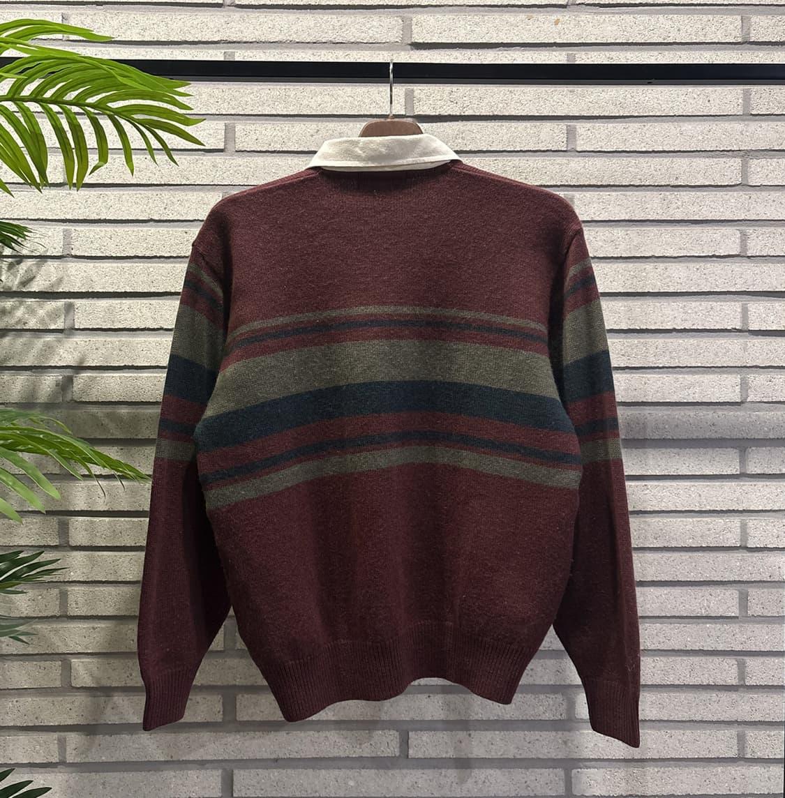 BANFF 밴프 멀티 스트라이프 카라 니트 어스톤 포켓 디테일 딥버건디 상품이미지3