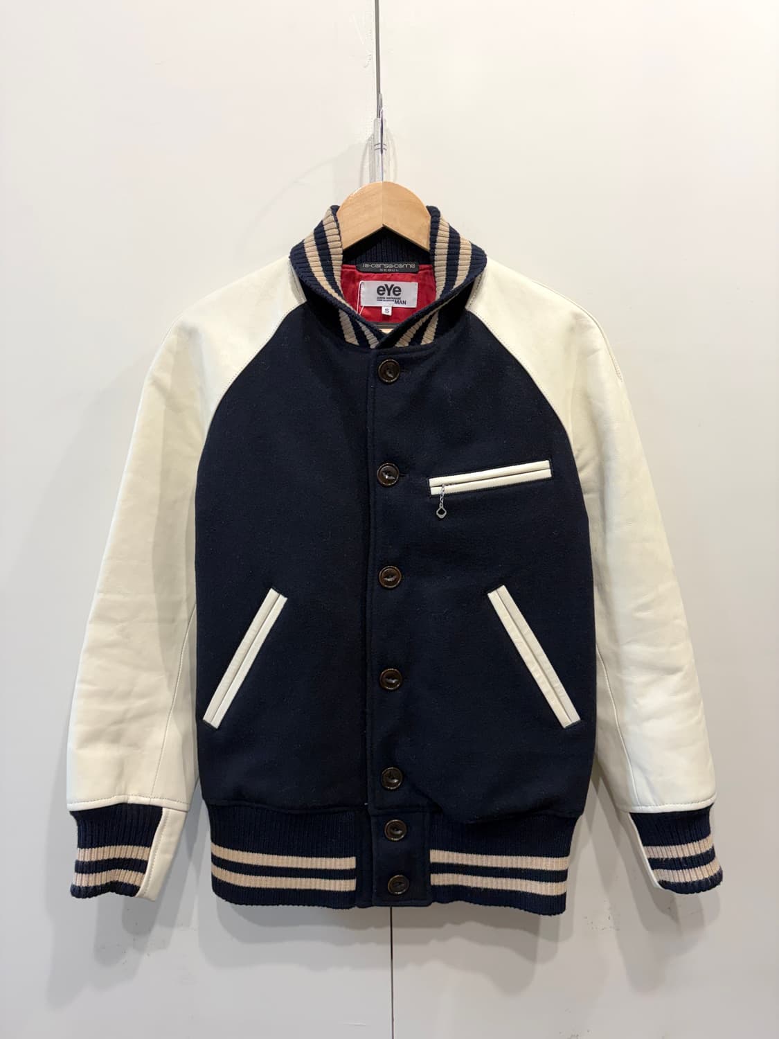 준야와타나베 x 꼼데가르송 바시티 암 레더 자켓 상품이미지1