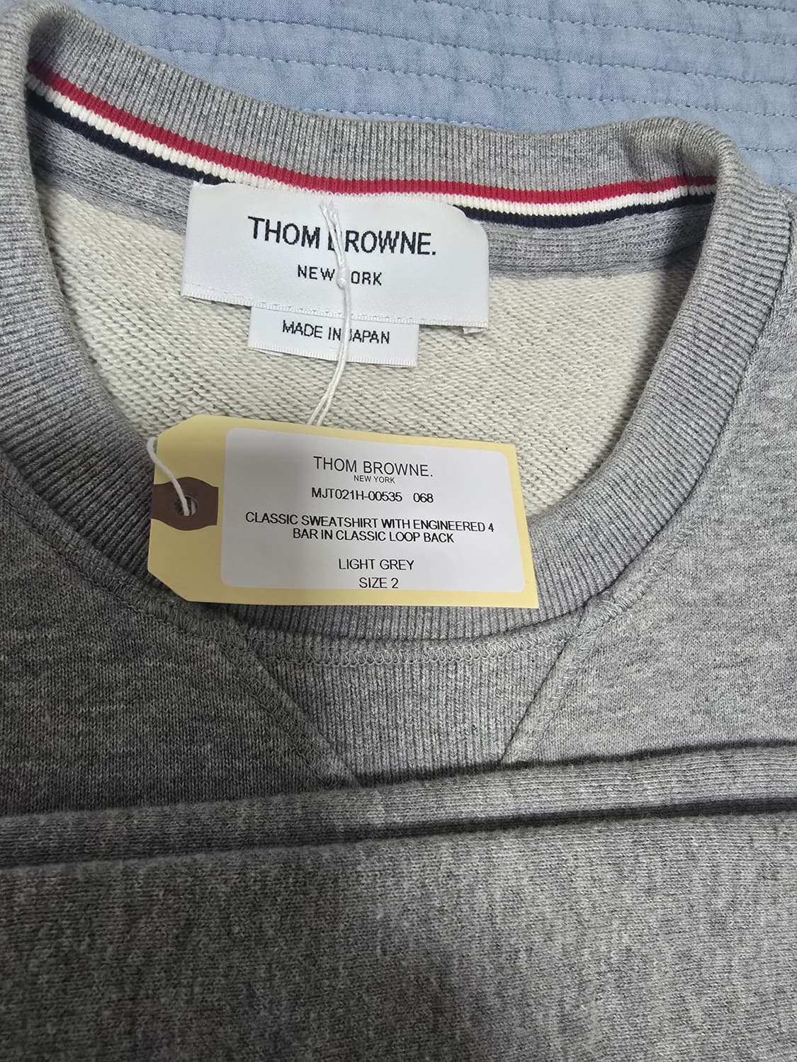 (새상품급/2)톰브라운 라이트 그레이 맨투맨(정품) 상품이미지1