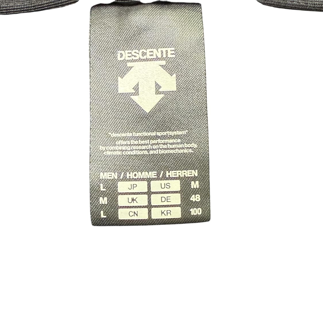 데상트 후드집업  상품이미지2