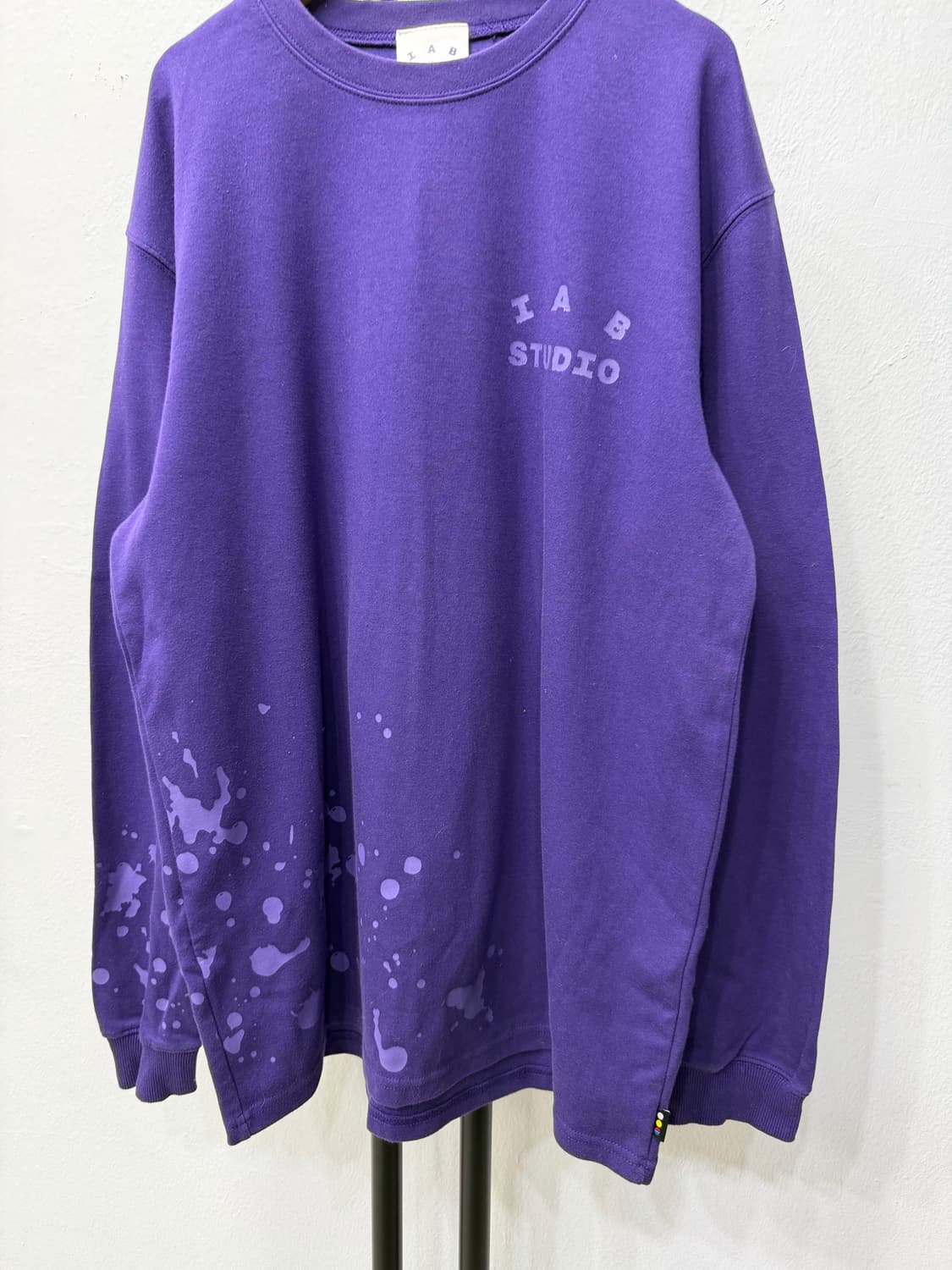 정품) 아이앱스튜디오 퍼플 스플래쉬드 롱슬리브 L 상품이미지3