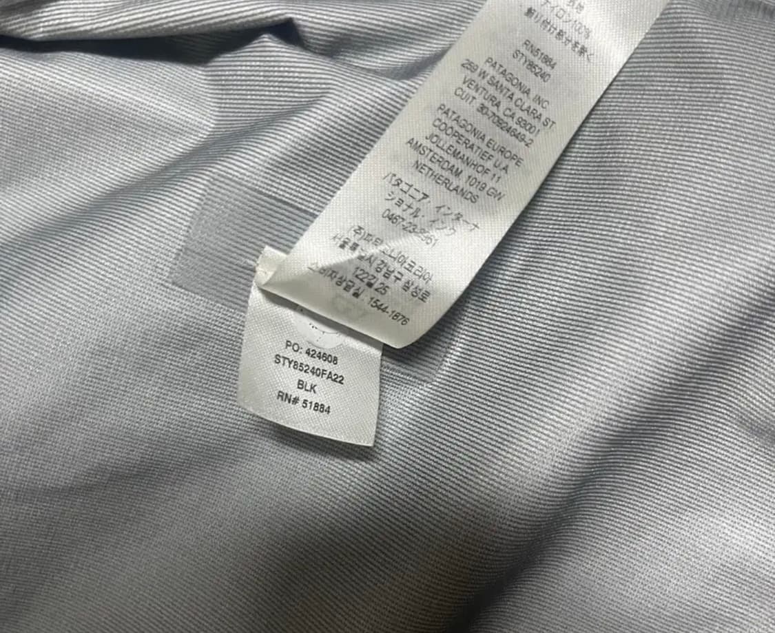 파타고니아 토렌쉘 M 사이즈 블랙  상태 9.5/10  팔쪽 로고 살짝 상품이미지5