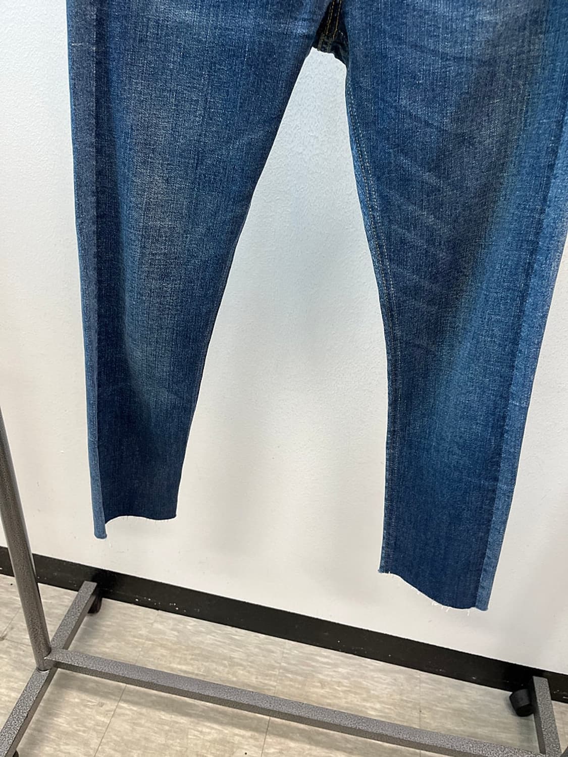 29) 알렉산더맥퀸 스판 크롭팬츠  상품이미지3