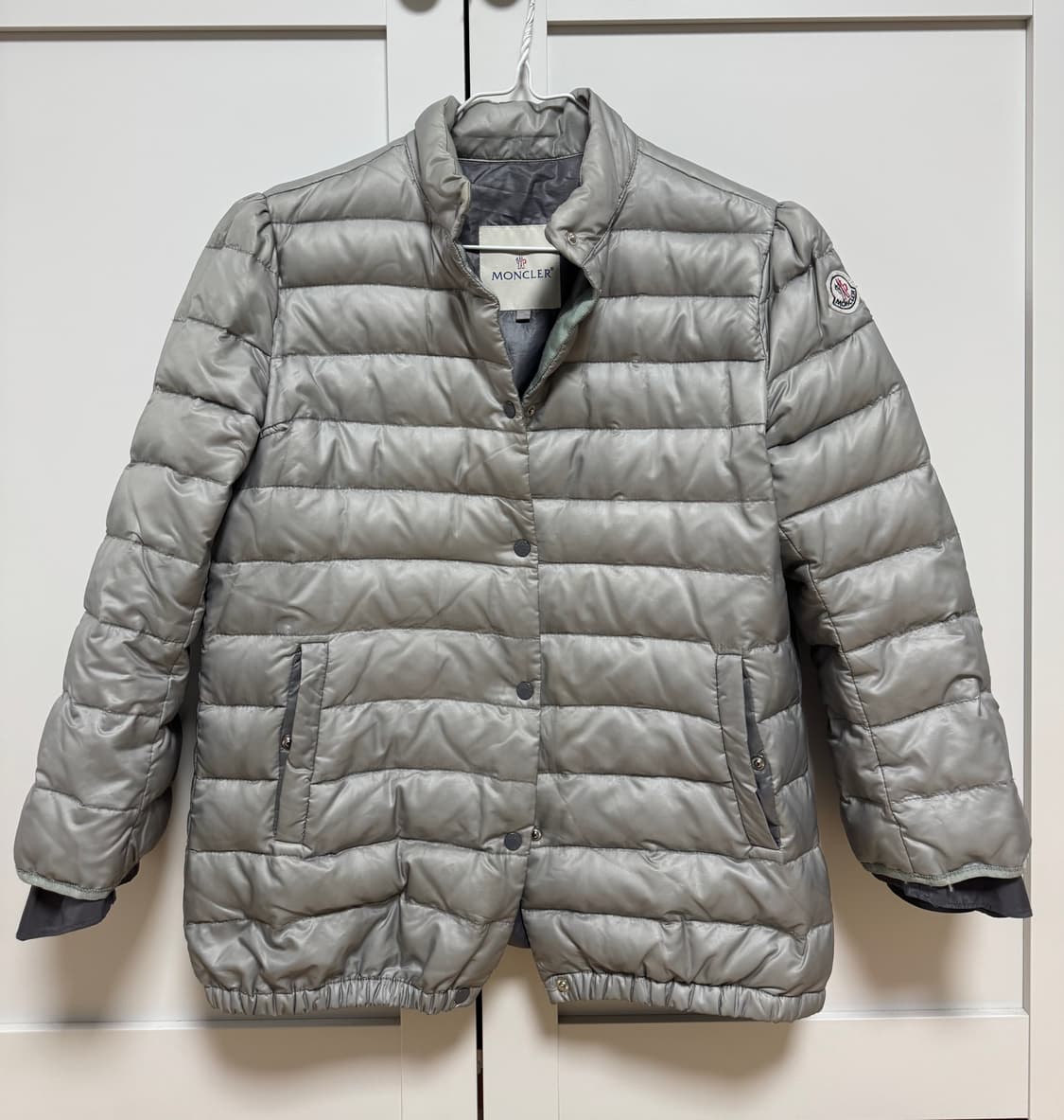 몽클레어 프릴 디테일 경량패딩 상품이미지1