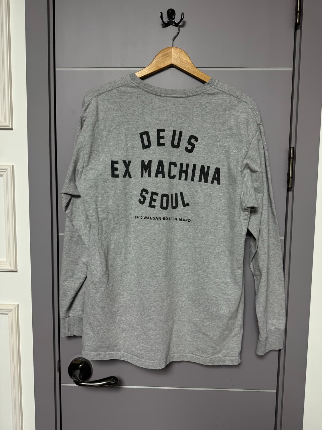데우스 엑스 마키나 롱슬리브 L 그레이 깔끔 상품이미지4