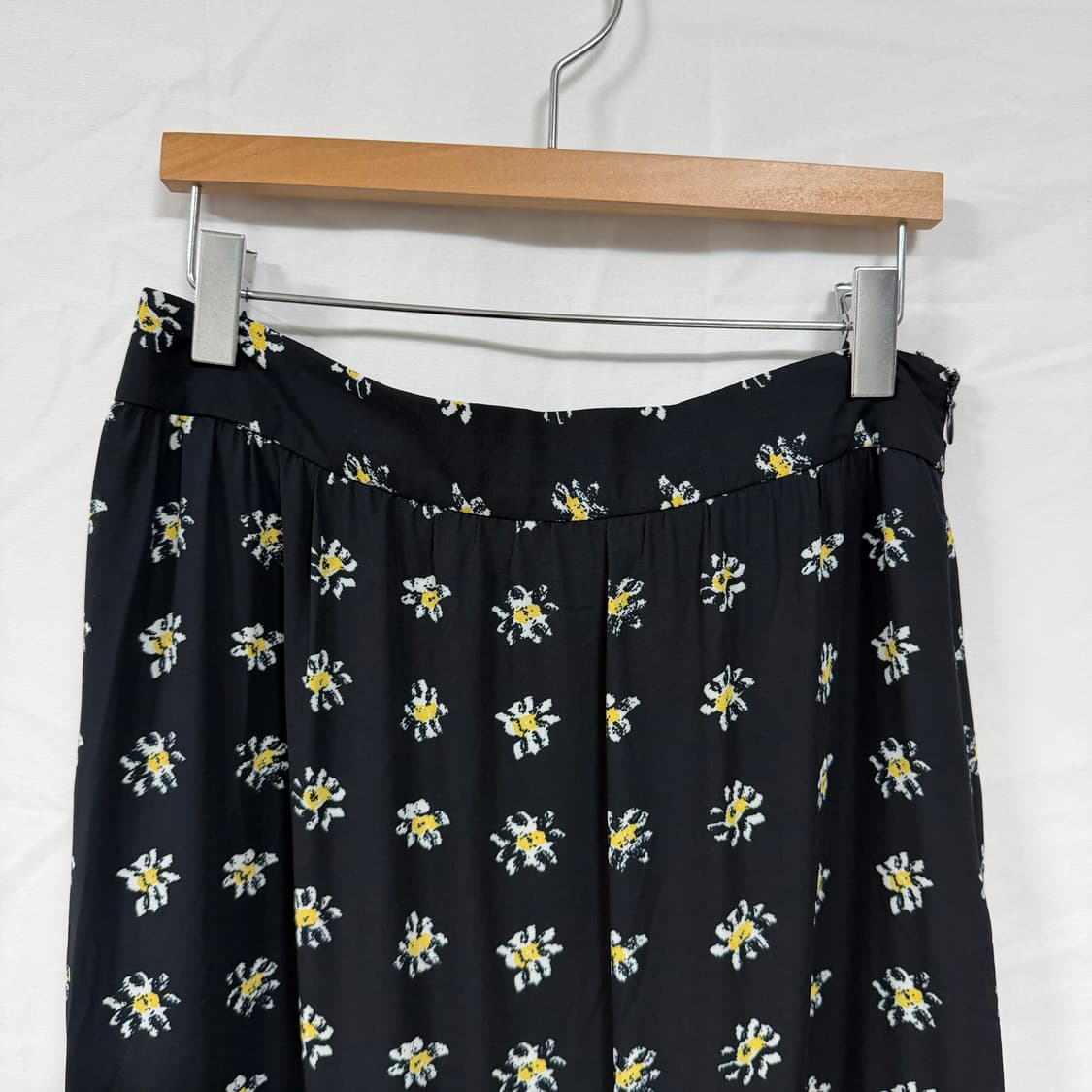 럭키슈에뜨 데이지 패턴 플리츠 스커트 상품이미지3