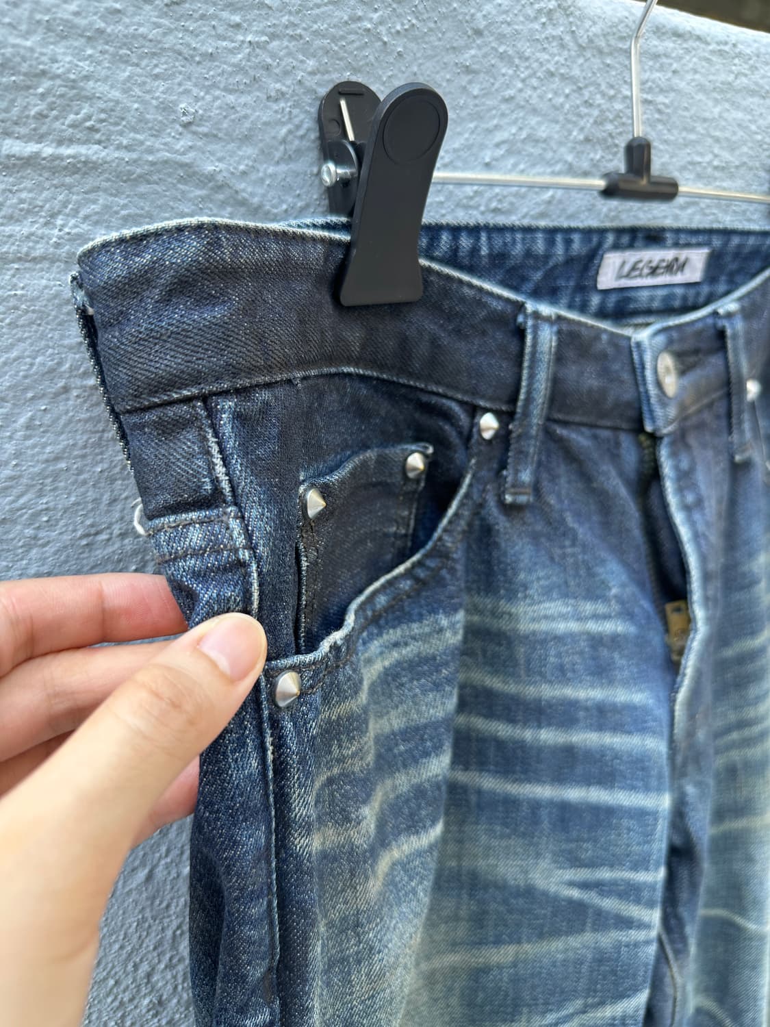LEGENDA stud waxed coating jeans 상품이미지4