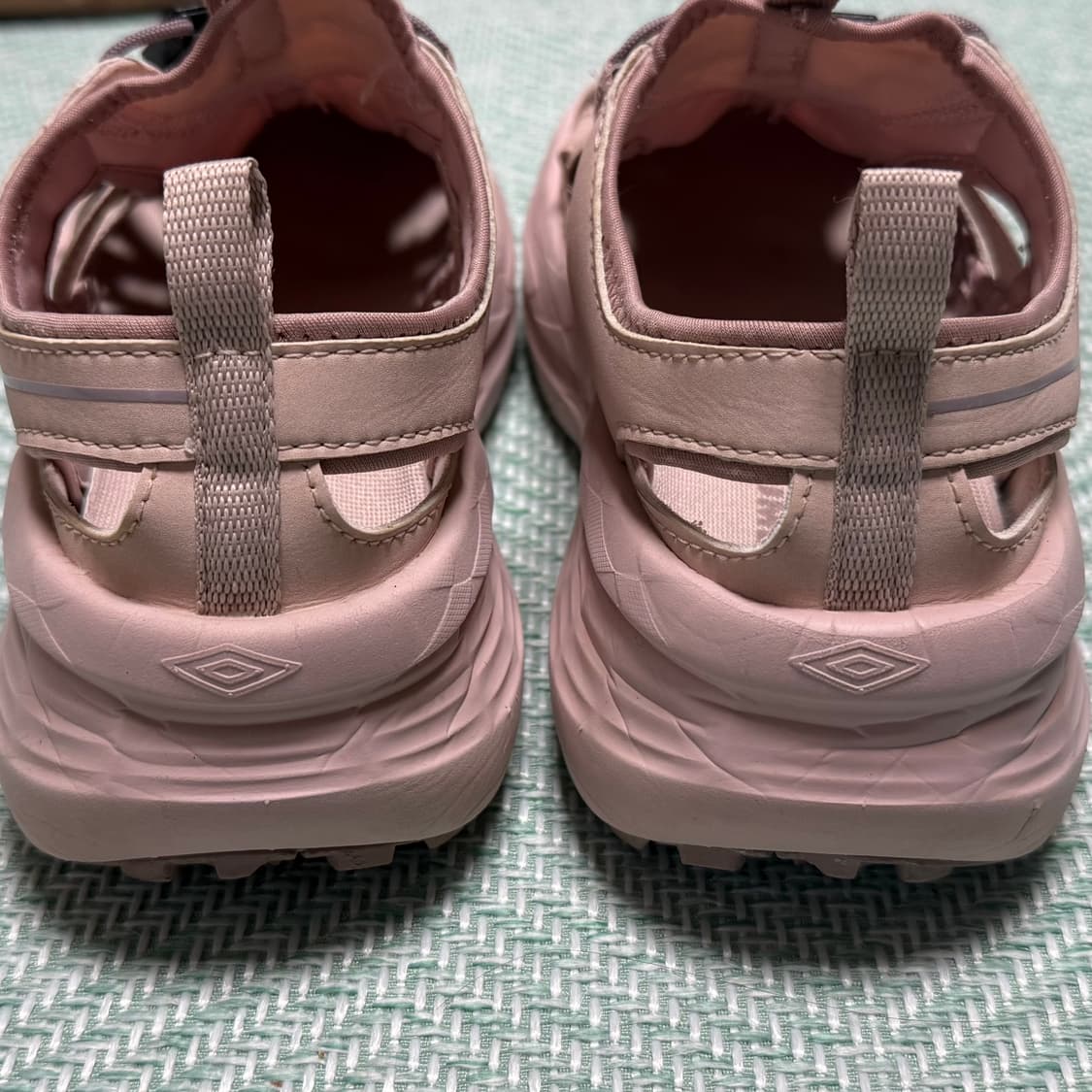 엄브로 컷아웃 여성 샌들 240 상품이미지4