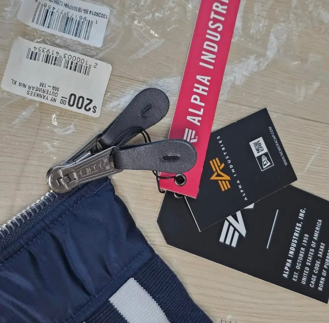 XL 새제품) 뉴에라 양키스 X 알파 인더스트리 MA-1 봄버 패딩 양면 상품이미지3