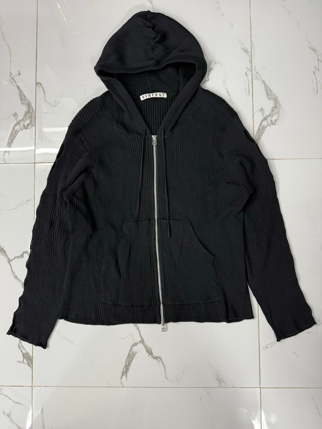 NVRFRGT 컷 아웃립 집업 후디 블랙 2사이즈 상품이미지1