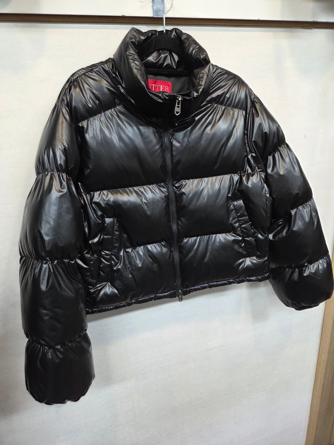 비터셀즈 글로시 푸퍼 투웨이 크롭 패딩 프리 상품이미지4