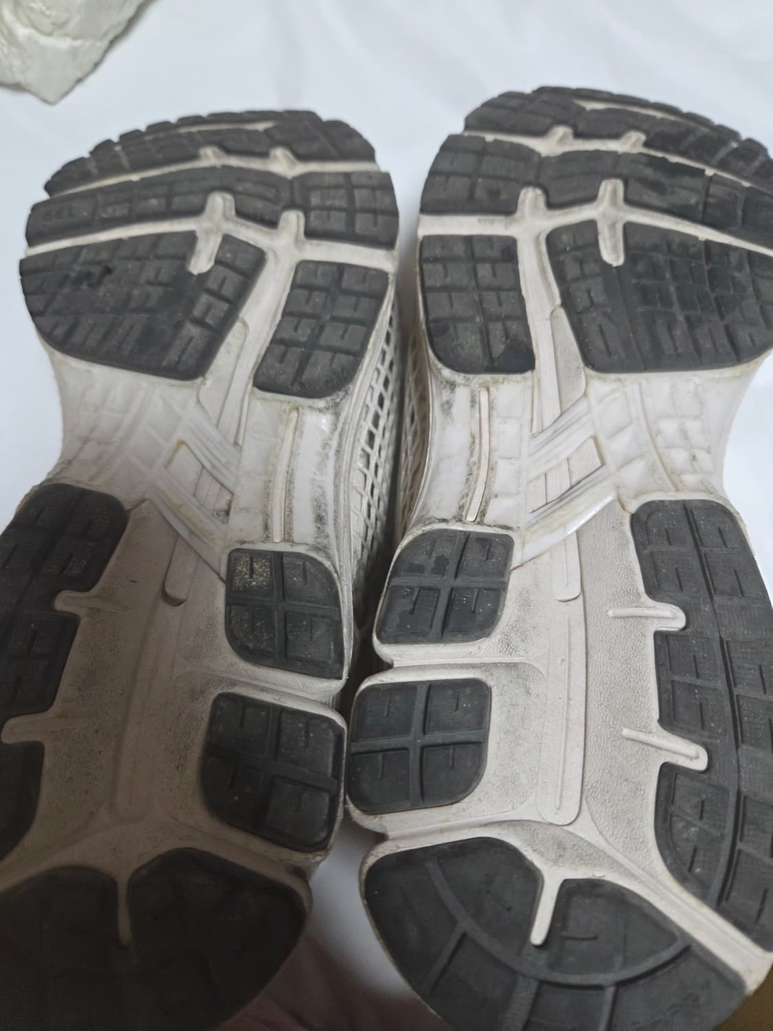 아식스 비비안웨스트우드 280사이즈 팝니다 상품이미지6