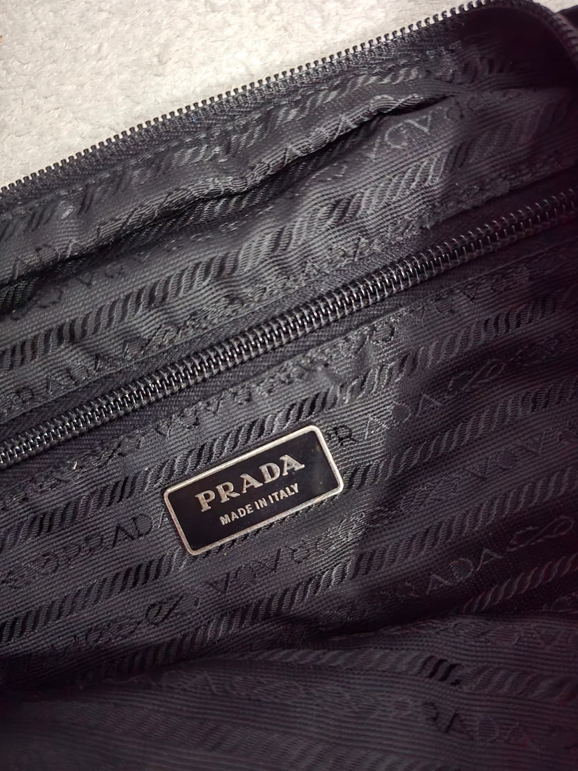 프라다 Prada 블랙 포코노 숄더 크로스백 상품이미지4