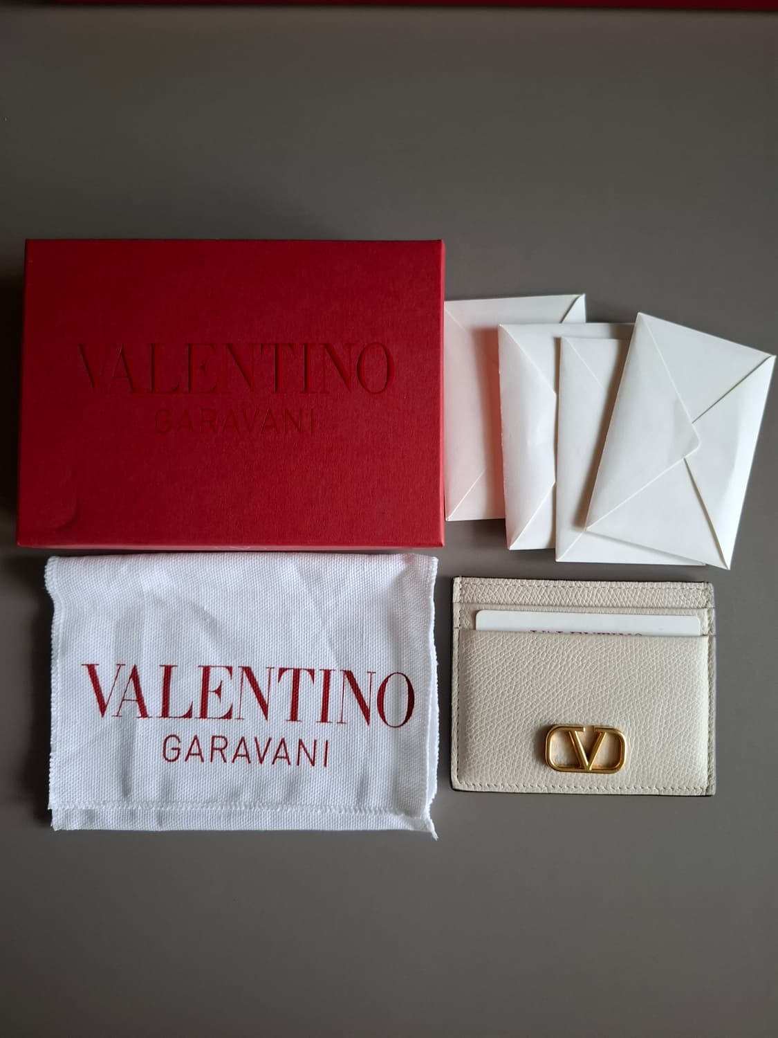 발렌티노 V로고 시그니처 카드지갑 아이보리 상품이미지1