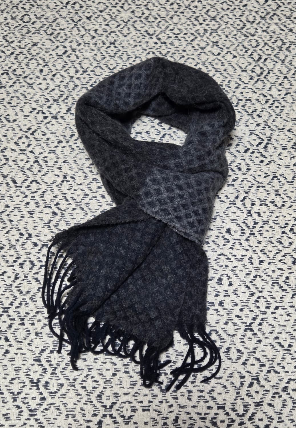 울 혼방 소재 다크 그레이 머플러 상품이미지1