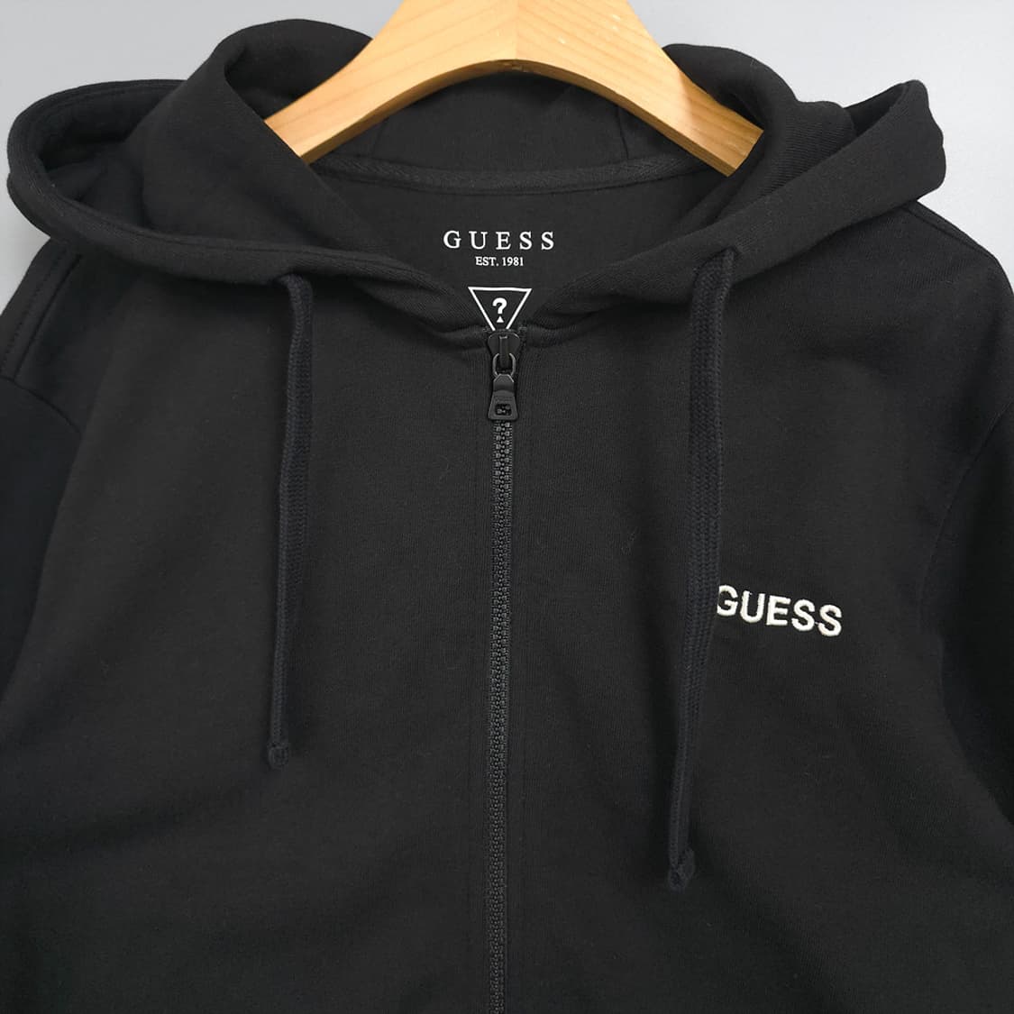 남성용 게스 GUESS 로고 자수 블랙 후드 집업 L 상품이미지2