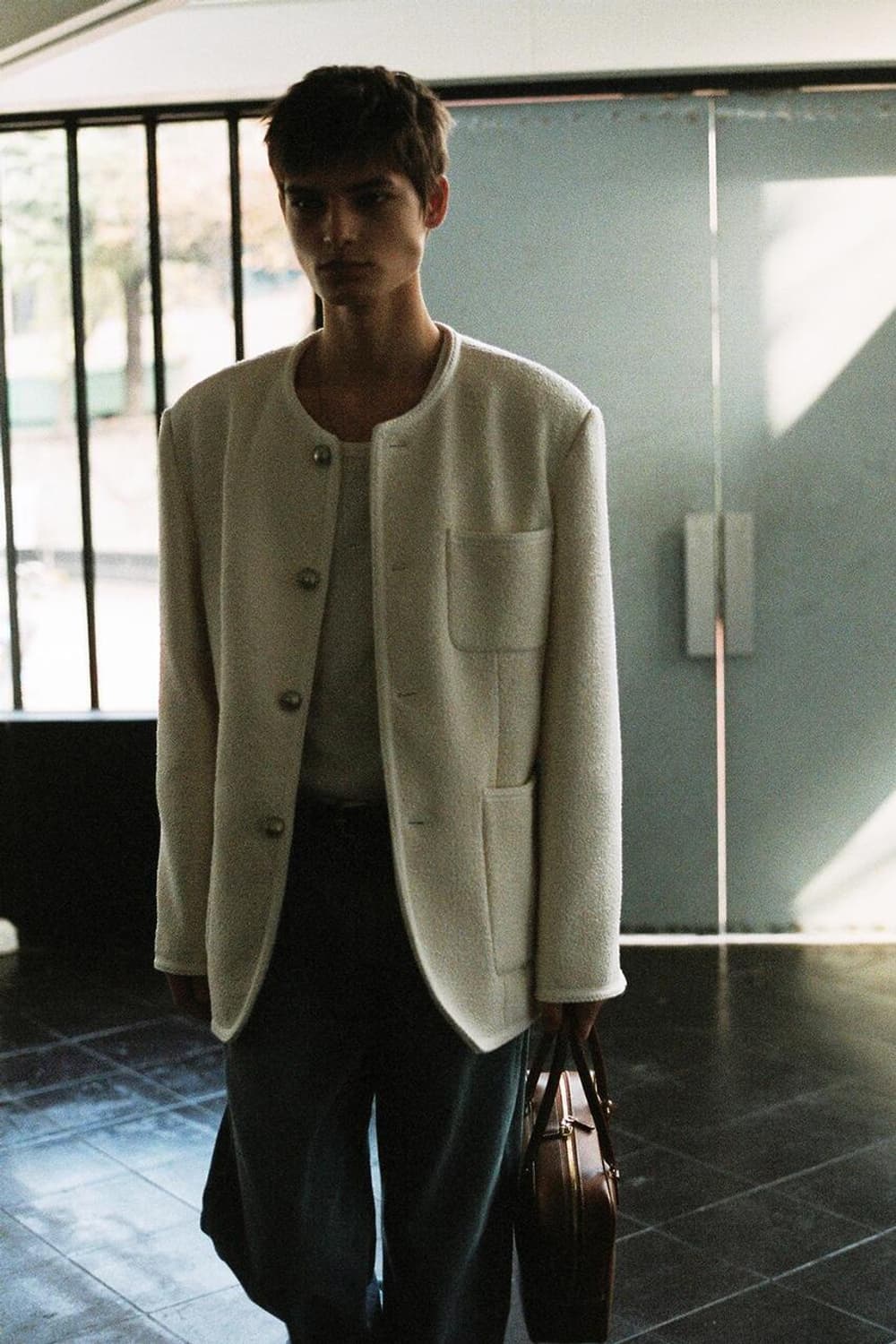 던스트 카라리스 트위드 자켓 아이보리 XL  사이즈 판매합니다. 상품이미지1