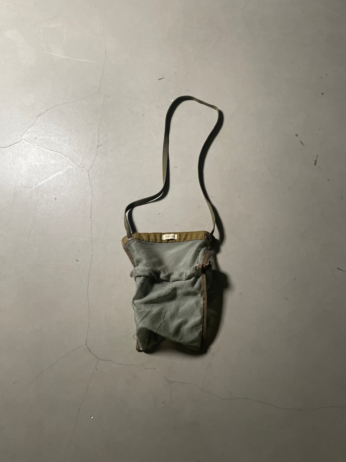 예스터데이투모로우 Mesh Sling Bag 상품이미지5