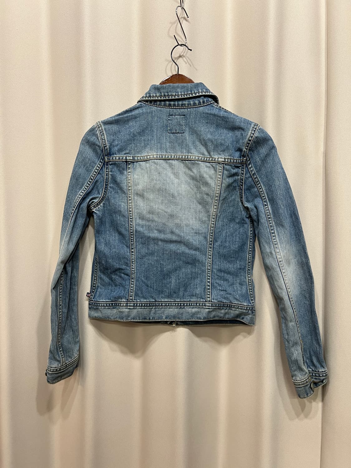 폴로진스 여성 연청 데님 트러커 자켓 상품이미지5