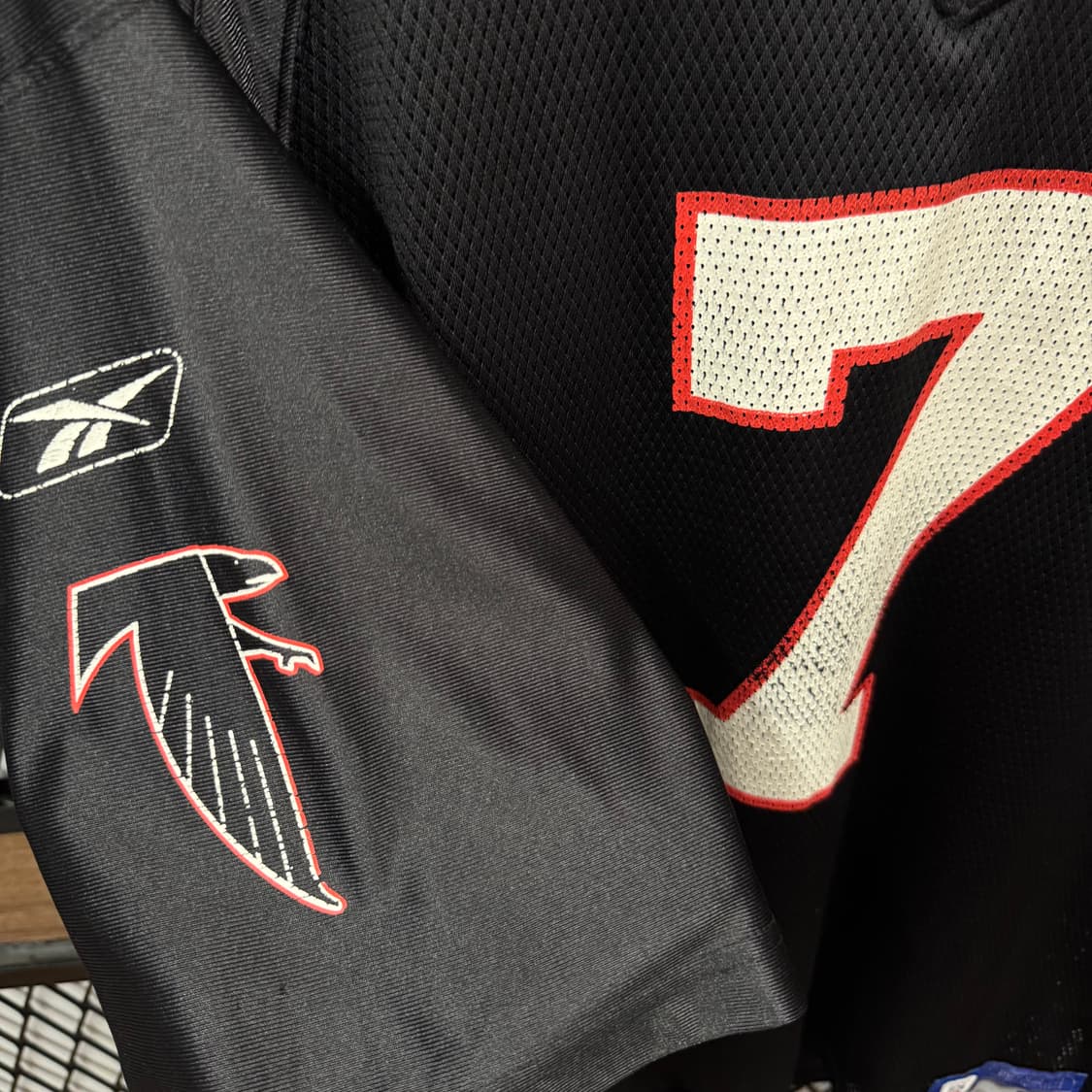 00s 리복 X NFL 온 필드 팰컨스 마이클 빅 저지 블랙 상품이미지7