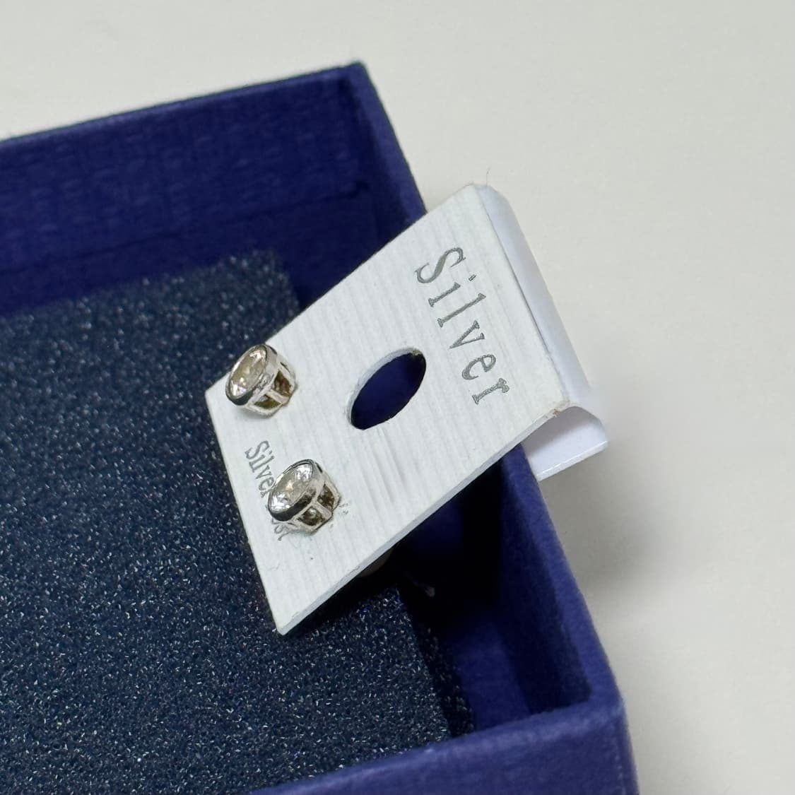 프라우마리아 큐빅 실버 귀걸이 상품이미지2