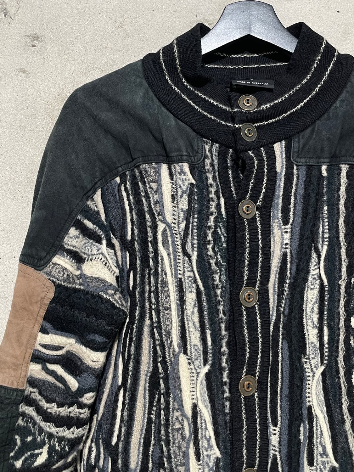 쿠지 오스트레일리아 스웨이드 패치 케이블 가디건 상품이미지2