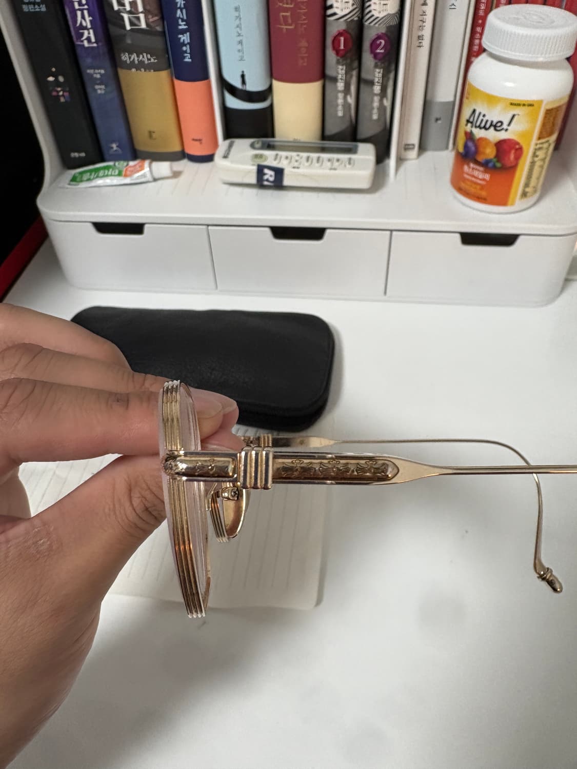 크롬하츠 바질릭토니안 골드 안경 판매 상품이미지5