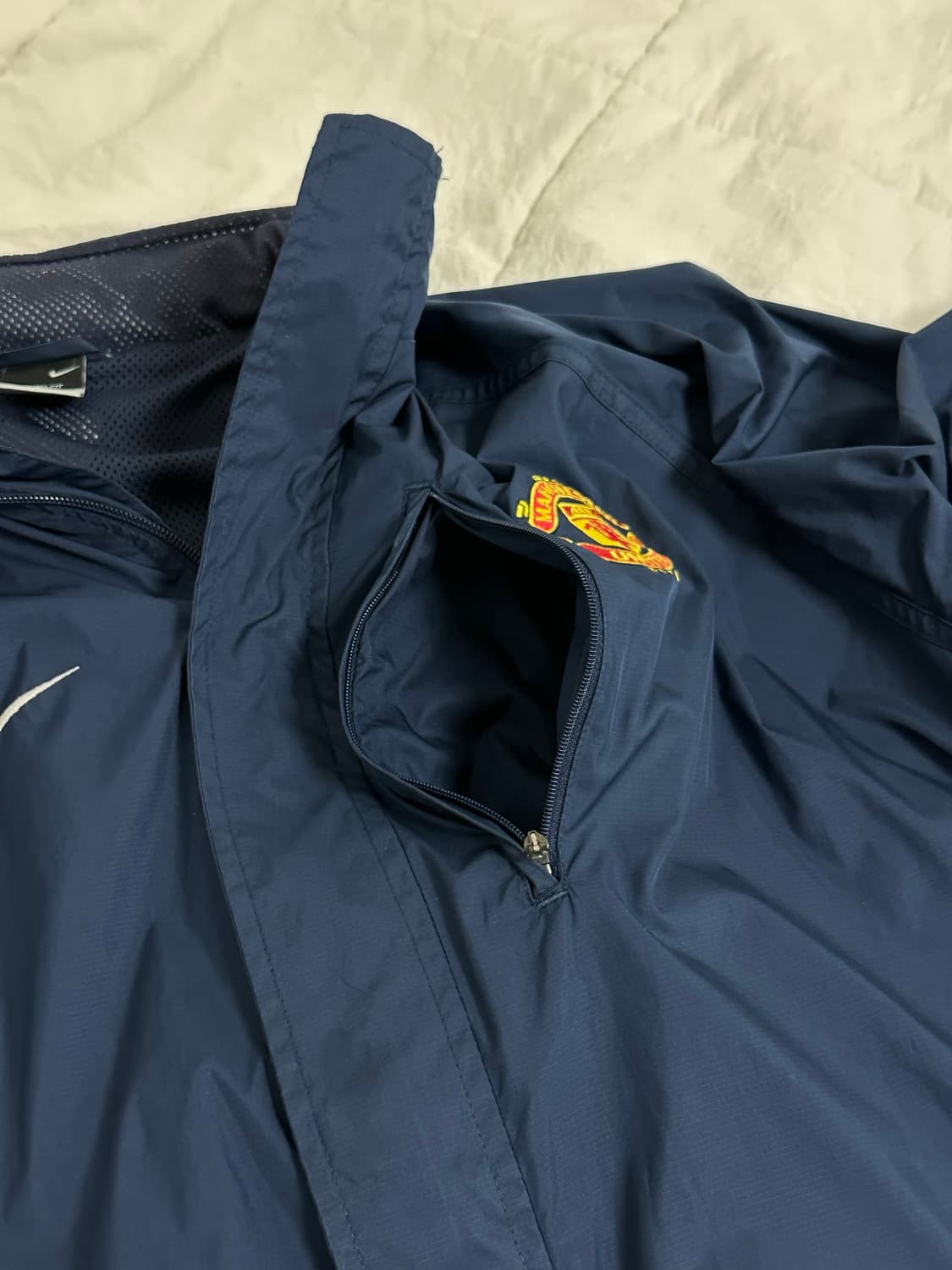 나이키 맨체스터 유나이티드 바람막이 돕바 라지 상품이미지6